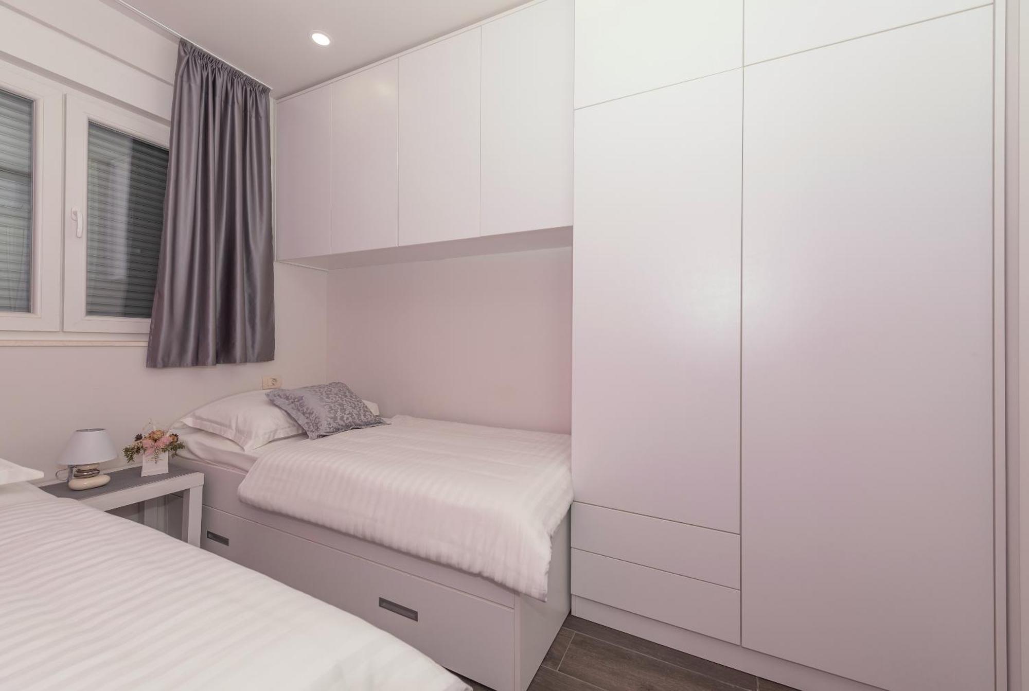 Kati Apartment Макарска Екстериор снимка