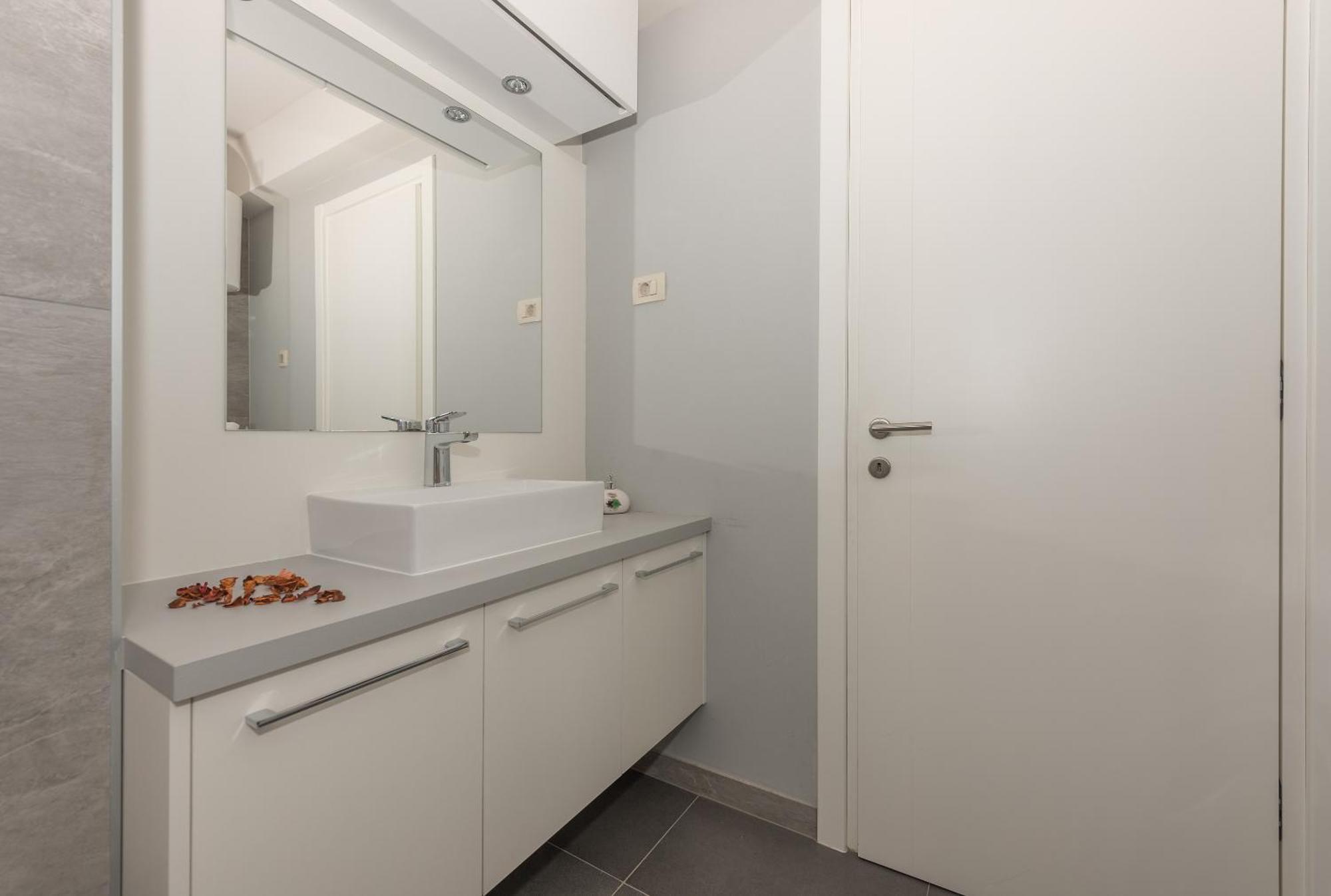 Kati Apartment Макарска Стая снимка