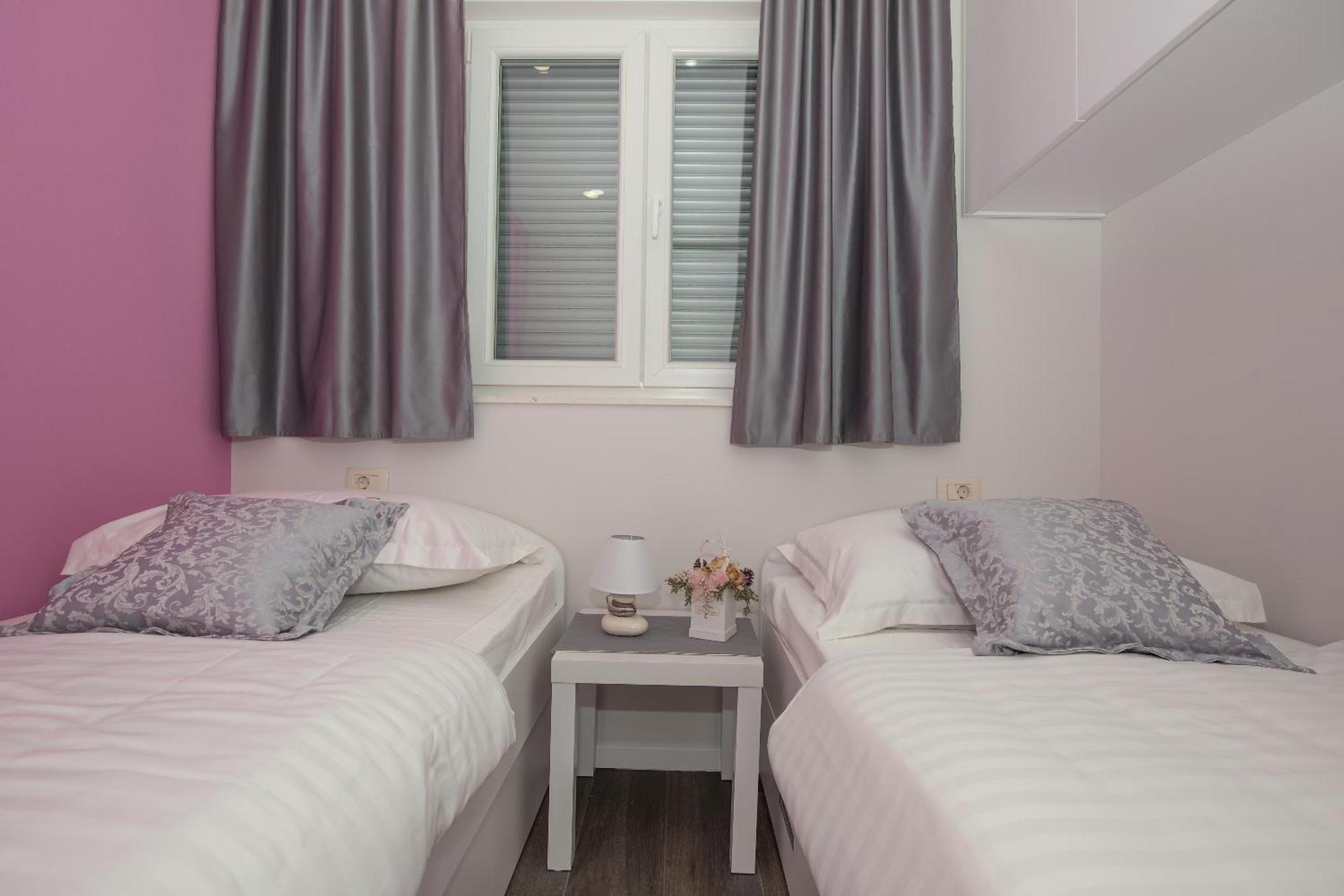 Kati Apartment Макарска Стая снимка