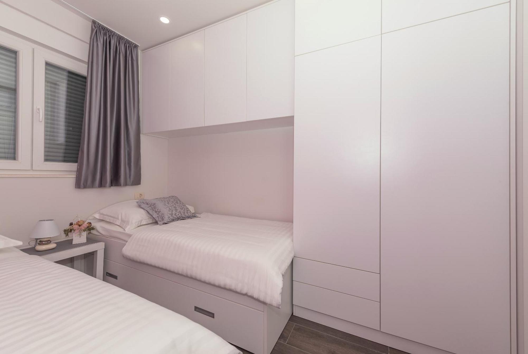 Kati Apartment Макарска Стая снимка