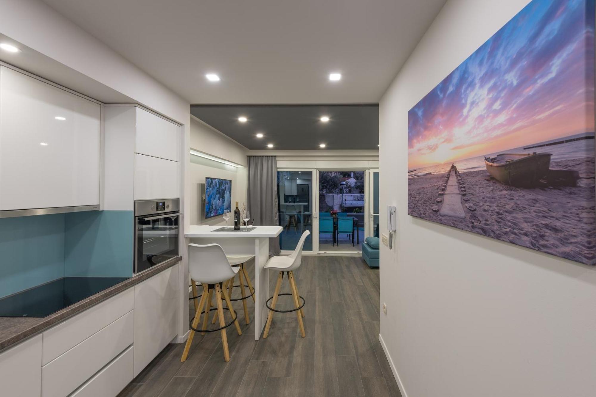 Kati Apartment Макарска Стая снимка