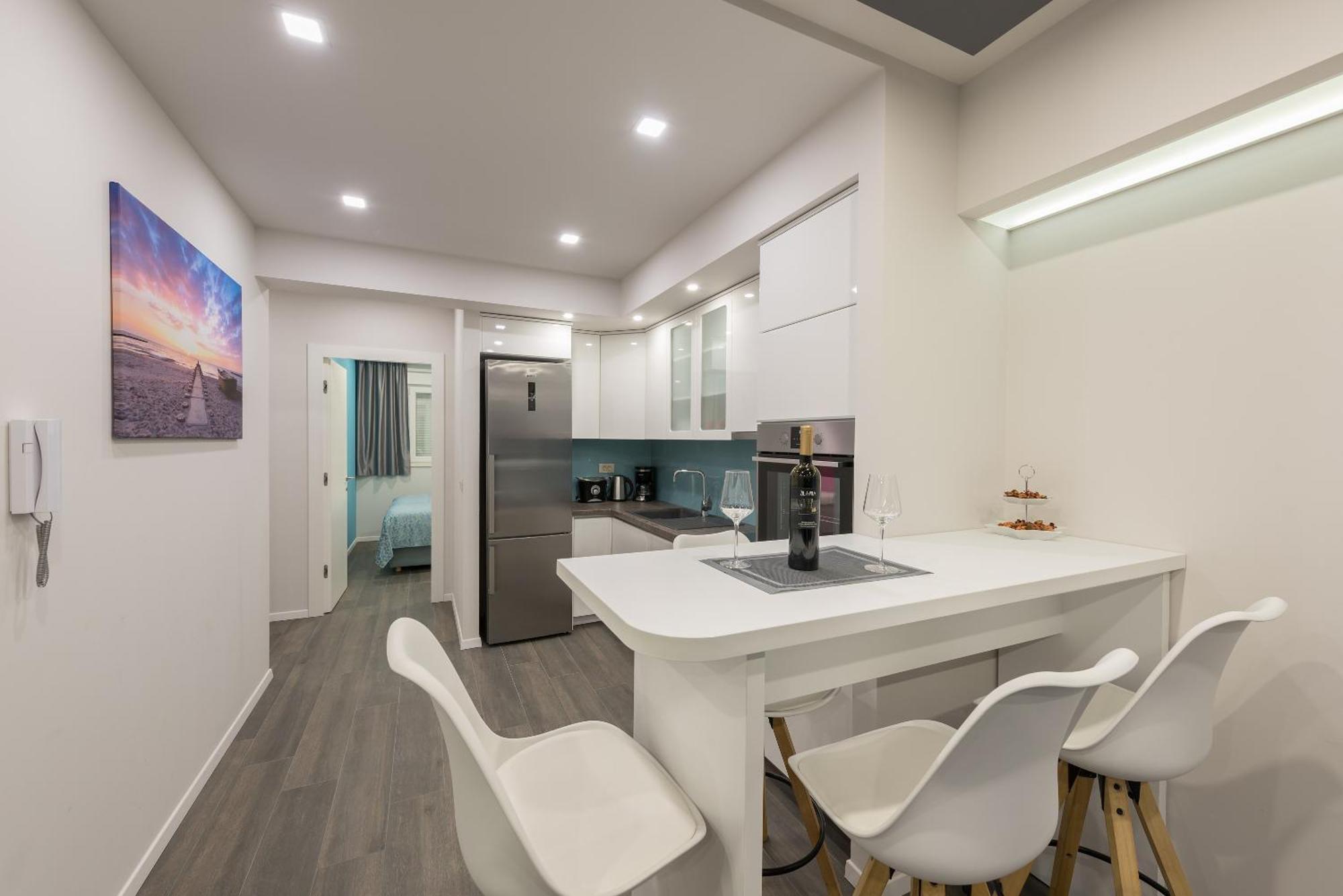 Kati Apartment Макарска Стая снимка
